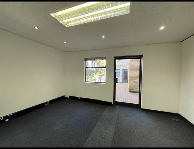 361M² OFFICE TO LET IN BRYANSTON